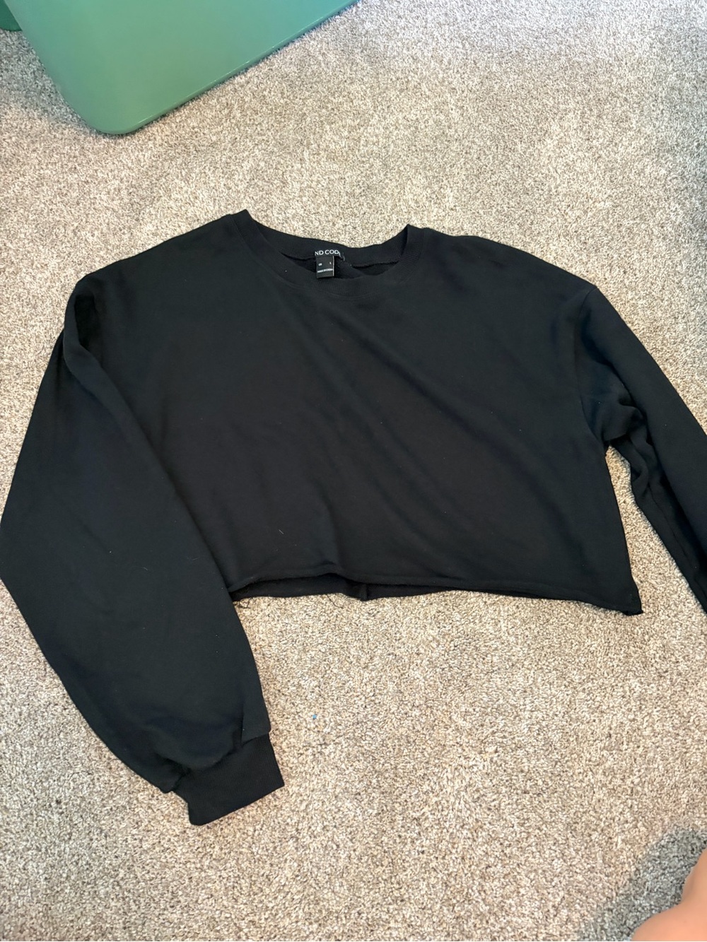 No Brand Black Cropped Crewneck Sweater